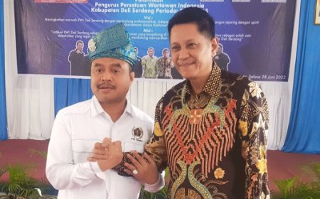 Usung Profesionalitas Wartawan, Farianda Diberi Mahkota Kehormatan dari Sultan Serdang