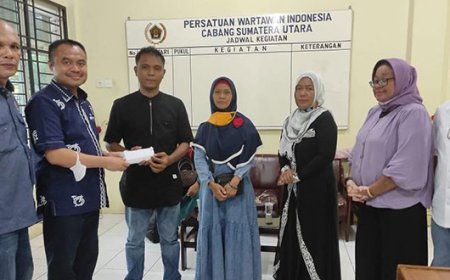 PWI Sumut Serahkan Santunan Keluarga Anggota yang Telah Meninggal Dunia