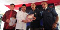 Ketua PWI Sumut H Farianda Putra Sinik didampingi Sekretaris SR Hamonangan Panggabean bersama Supandi Kusuma dan H Prabudi Said di Medan, Rabu (18/5). (pwisumut)