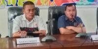 Wakil Ketua I KONI Sumut Prof Agung Sunarno didampingi Ketua Siwo PWI Sumut Johny R Silalahi pada Pelatihan Liputan Menuju PON XXI/2024 di Medan, Selasa (25/7).
